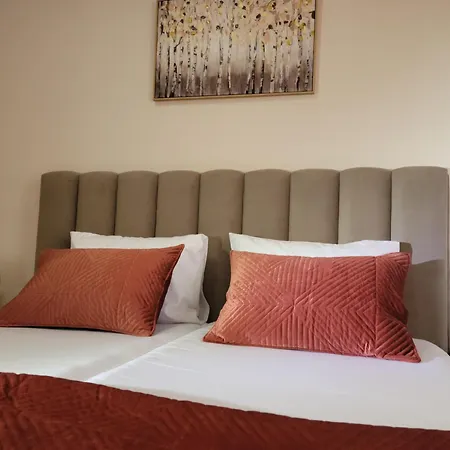 Gledis - Panoramic Terrace Apartment Tirana